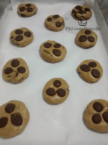 Os cookies vão se esparramar, deixe espaço entre eles