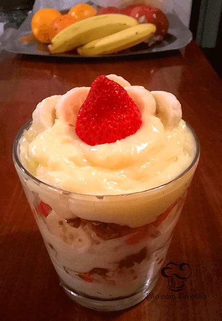 Morango, banana e doce de leite em um creme com toque de limão!